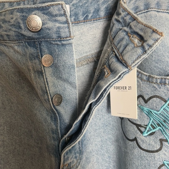 Forever 21 Light Blue Jean Shorts with Pink and Teal Embroidery size 32 NWT - Picture 4 of 8